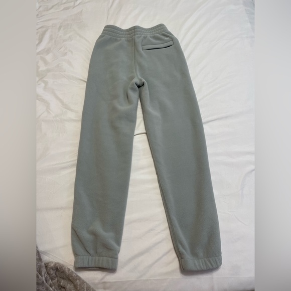 Aritzia fleece sweatpants - Picture 4 of 4